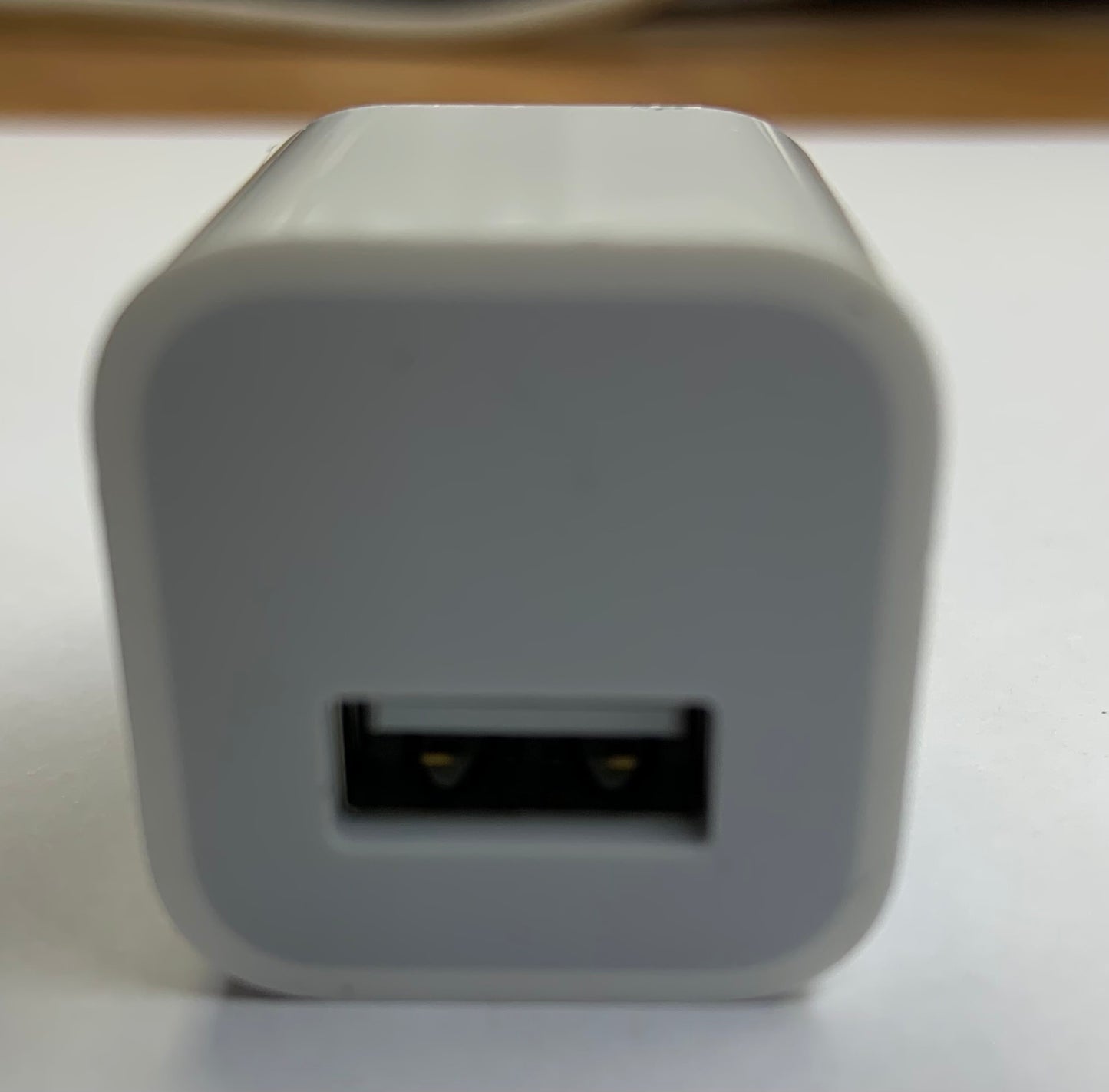 Apple iPhone 5W AC Adapter